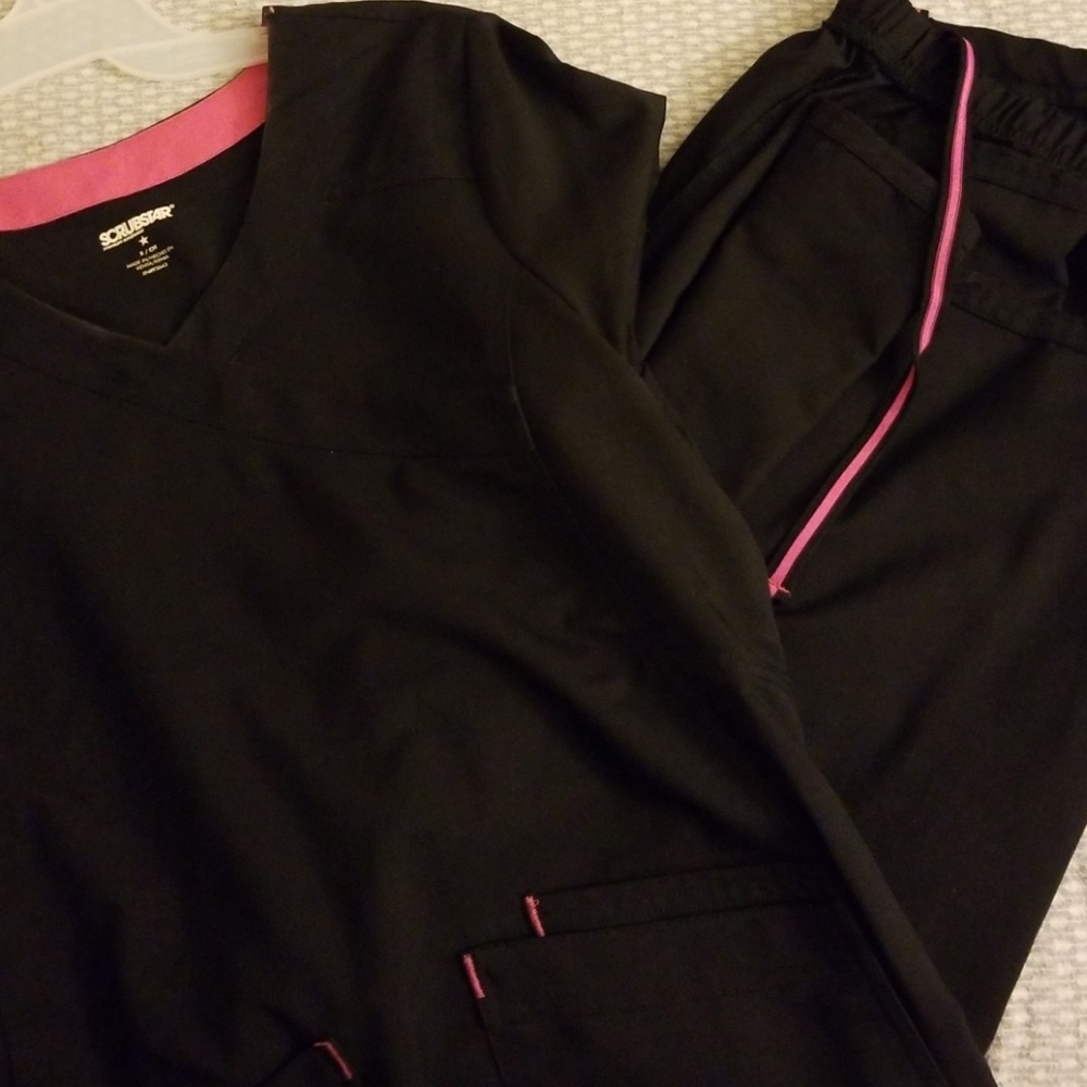 Small scrub set
